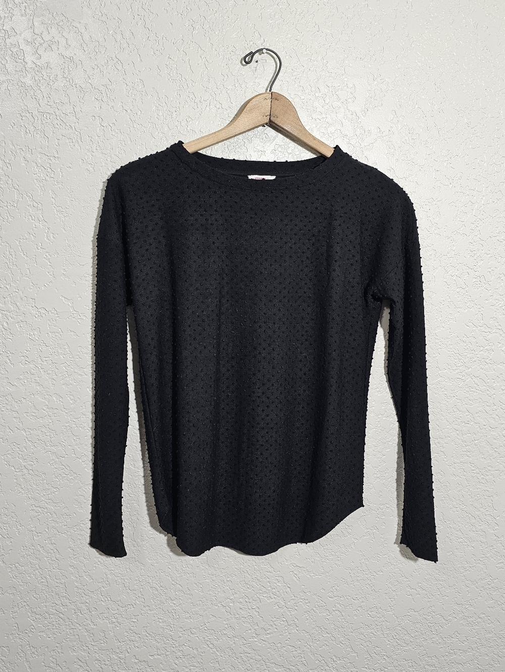 Wilfred Aritzia Solid Black Textured Long Sleeve Top